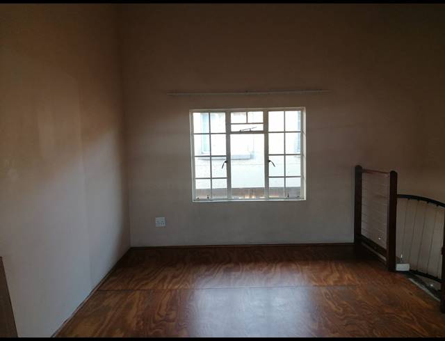 1 BEDROOM APARTMENT FOR SALE IN RUSTENBURG CENTRAL